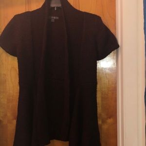 Plum short sleeved sweater.